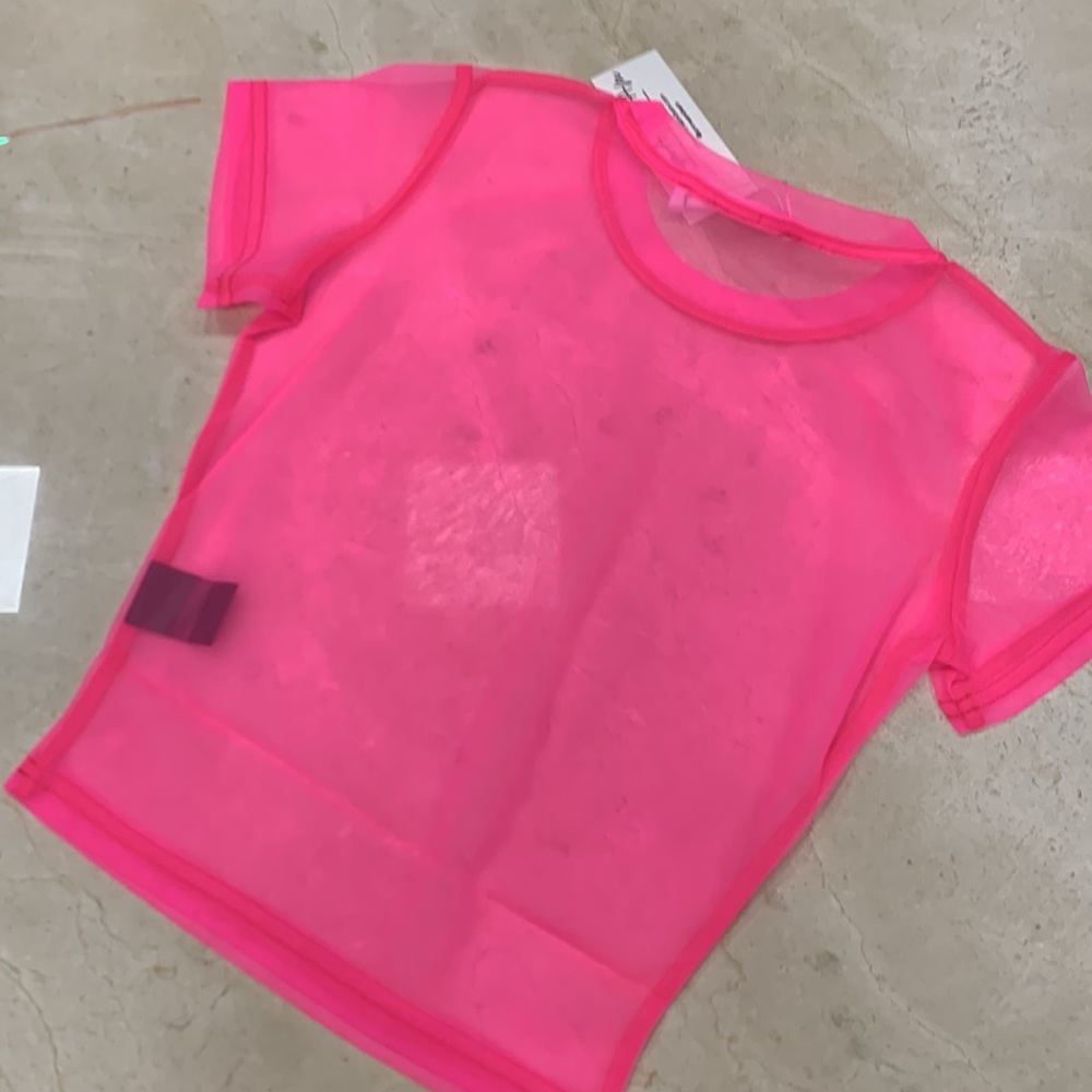 EMMA & SAM MESH CROPPED SHORT SLEEVE TOP LAYERING IN HOT PINK SZ SMALL, MEDIUM - Picture 4 of 14